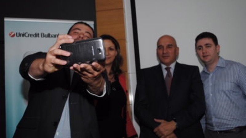 Конкурсът за мобилни приложения и интерактивно съдържание UniCredit App Challenge приключи: УниКредит Булбанк отличи най-добрите разработчици на мобилни финансови приложения
