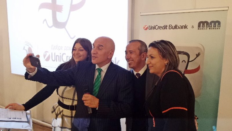 The UniCredit AppChallenge competition for mobile applications and interactive content has started: Mobile banking gains popularity four times faster than online banking