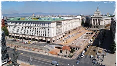 През прозореца на УниКредит Булбанк