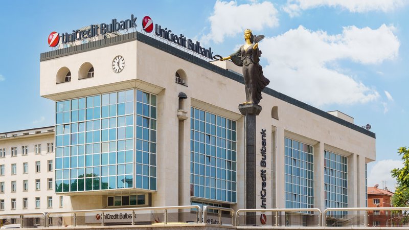 Fitch потвърждава рейтинга на УниКредит Булбанк на 'BBB' със стабилна перспектива