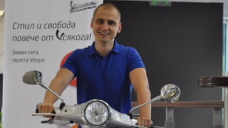 Клиентите на УниКредит Булбанк подкарват италианската легенда Vespa