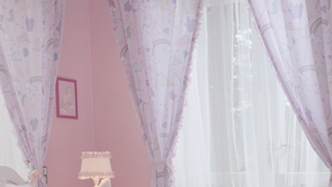 На лебеди…Не! На еднорози!