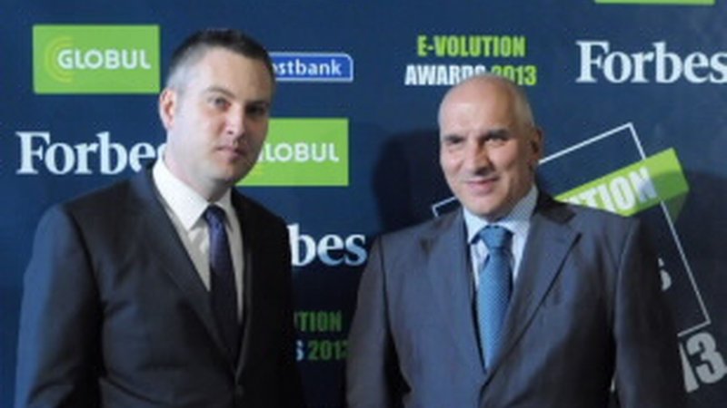 Годишните награди на Forbes E-volution Awards 2013: УниКредит Булбанк получи специалната награда на списание Forbes за е-банкиране