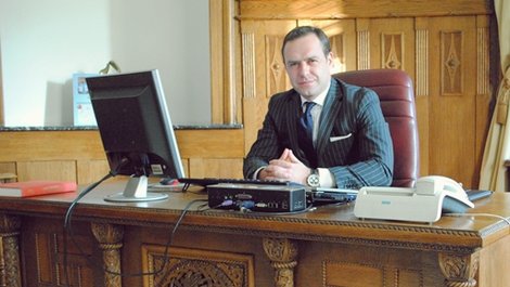 Александър Кръстев - банкерът зад бюрото на Буров