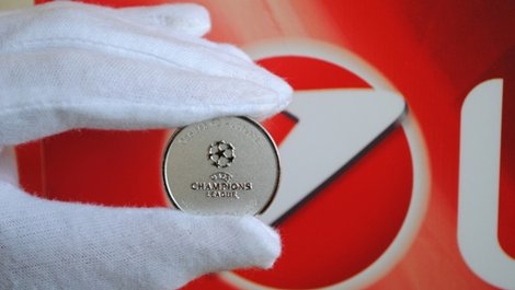 УниКредит и официалната съдийска монета на UEFA Champions League